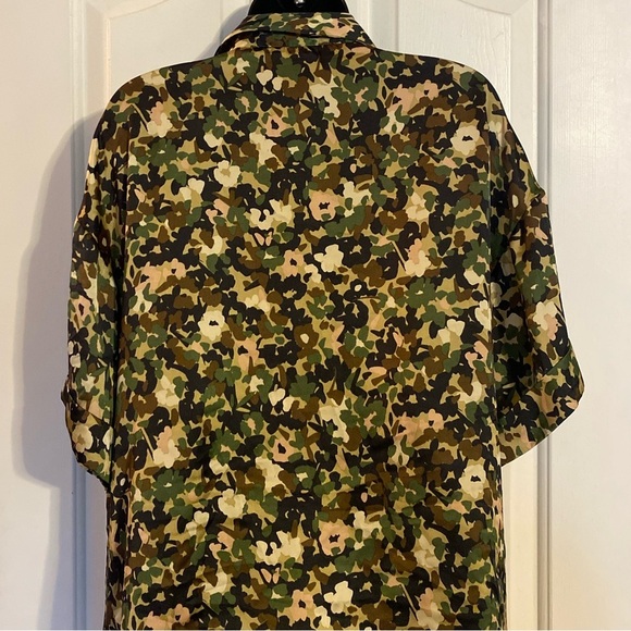 “ZARA” Button Down Oversized Camo Shirt - Picture 8 of 15